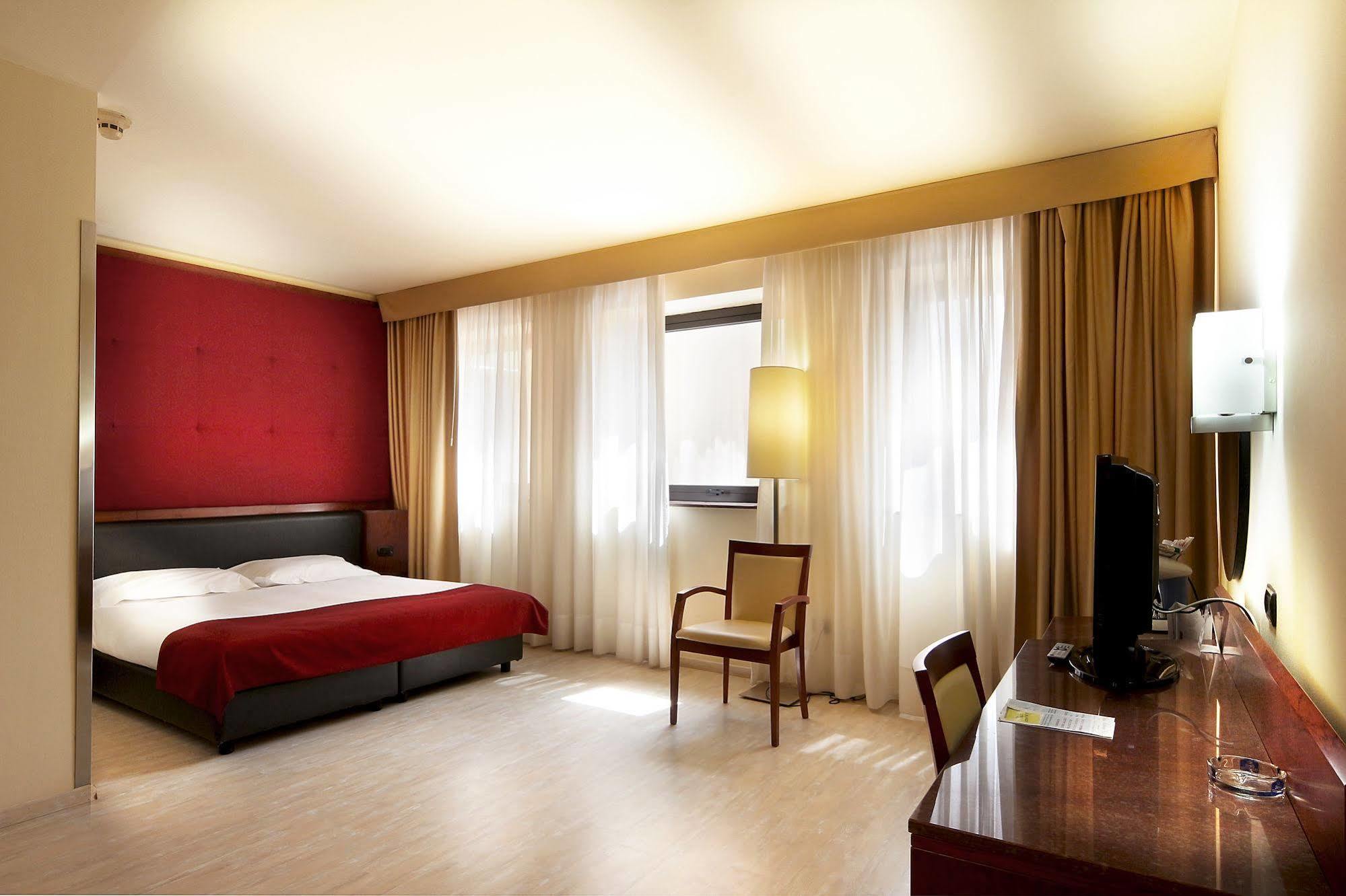 Mediterraneo Palace