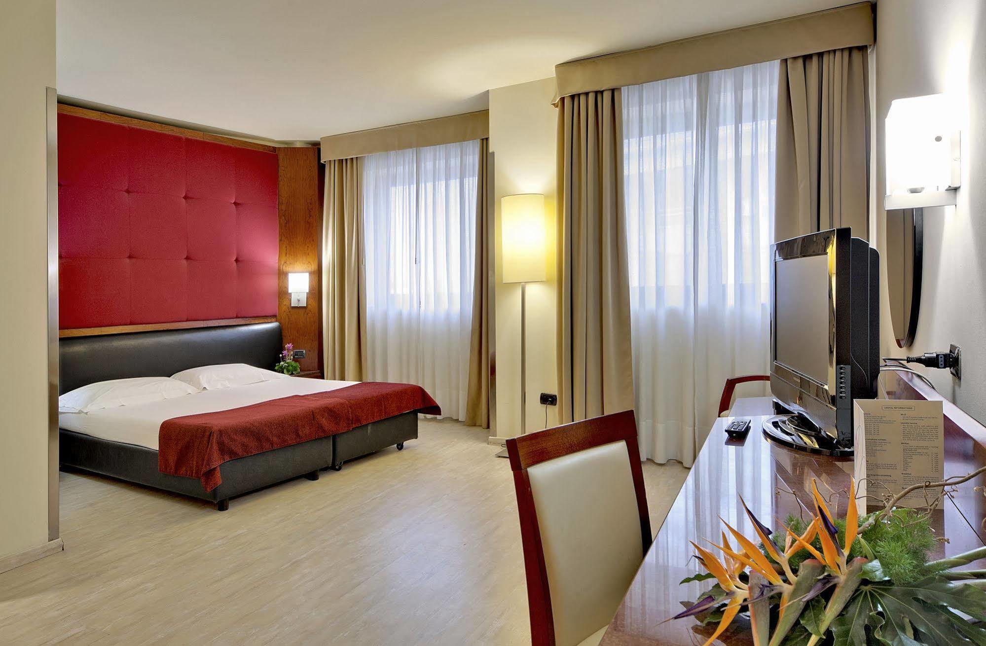 Hotel Mediterraneo Palace 4*